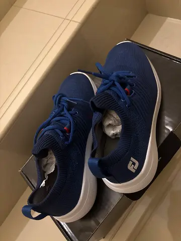 Junior golf shoes for sale!