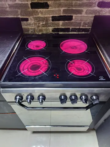 Indesit Electric Cooker 60cm