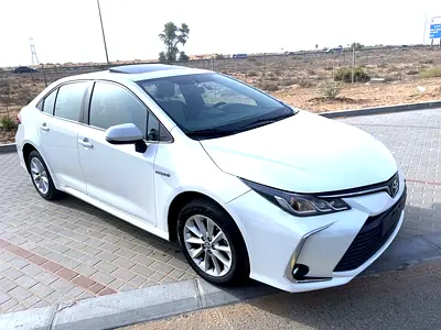 COROLLA HYBRID SUNROOF GCC