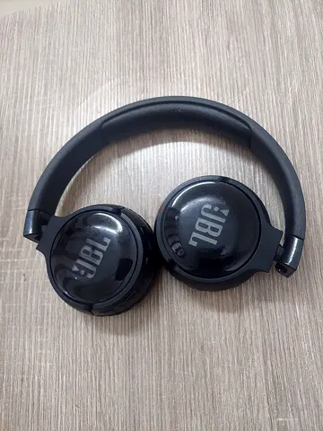 JBL Tune 600BTNC active noise-cancelling wireless on-ear headphones