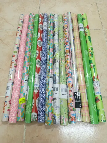 Gift wrapping paper