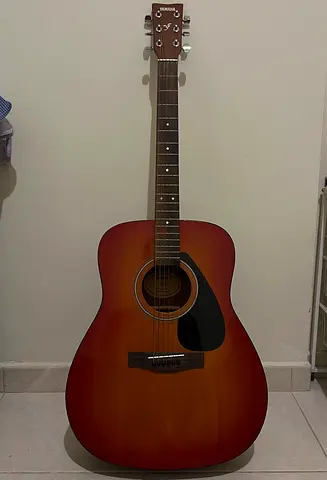 Yamaha Acoustic Guitar