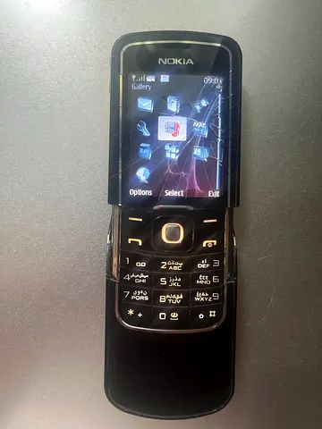 Nokia 8600