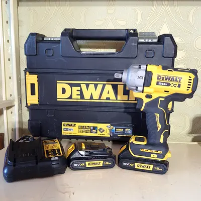 DEWALT DCF892 Cordless 20V MAX XR 1/2″ Mid‑Range Impact Wrench Brushless
