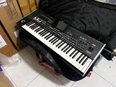 للبيع اورغ Korg Pa4x Mg2 اخوه للجديد مع هدية برنامج وشنتة