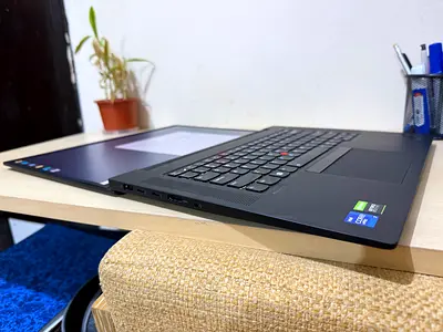 Lenovo ThinkPad X1 Extreme Gen 4  (i7-11850H, 16 GB RAM, 512 GB SSD, RTX 3050 Ti, 2560×1600 display)