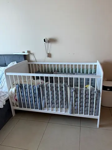 Baby bed with mattress