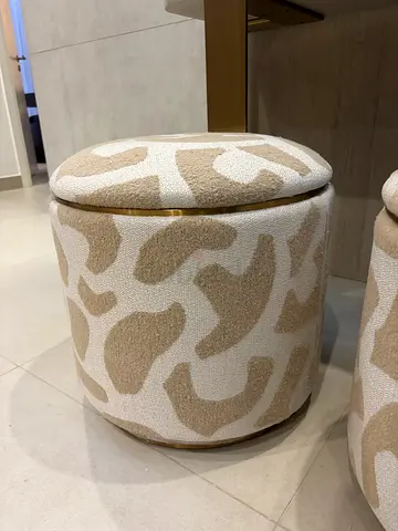 Pouf / Ottoman / Chair