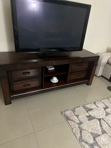 Tv table in good condition