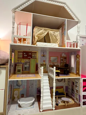 Kid craft Dollhouse