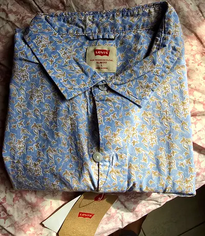 Levis Floral Button-Up Shirt - Size L