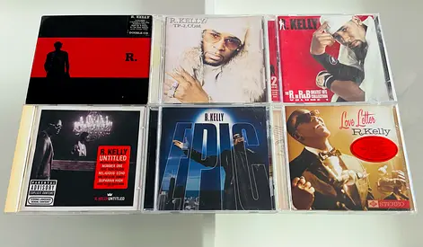 6 R. Kelly Music CD’s