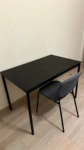 TABLE (110 x70) IKEA