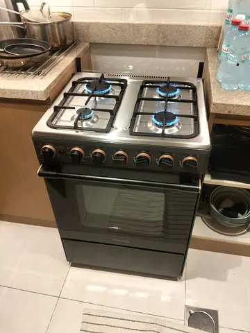 Toshiba brand gas cooker 4 burner