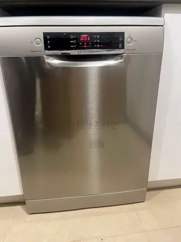 Bosch Dishwasher series 4 very good working new model no scratches