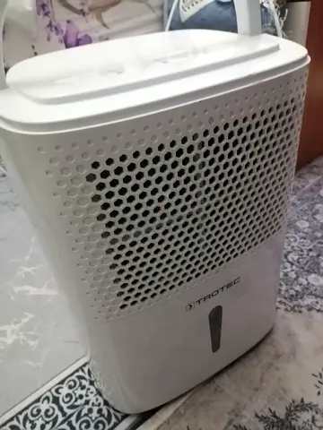 جهاز ازالة الرطوبة dehumidifier