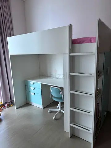 Stylish Loft Bed with Desk - Perfect for Kids Rooms
