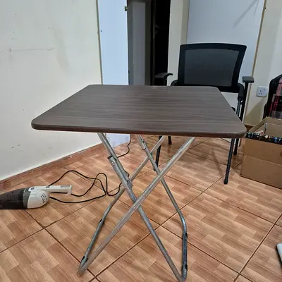 Foldable table