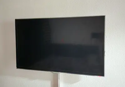 Samsung 32 LED TV / Computer Monitor in Excellent Condition