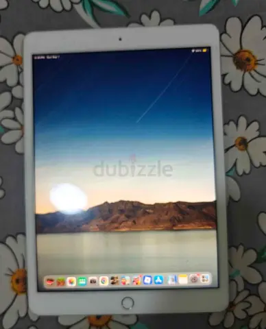 Apple ipad 8th generation 128gb its my own ipad in a very good condition