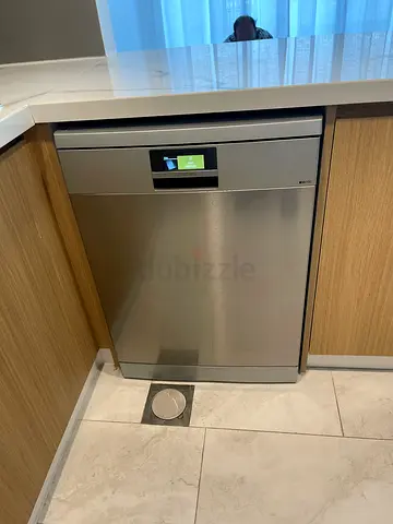 Siemens iQ700 Dishwasher new model super clean condition