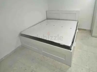 IKEA brimness king size bed with headboard+ 4 big storage drawers underneath with IKEA mattress 180×