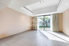 Private Garden | Spacious Single Row | Wide Layout