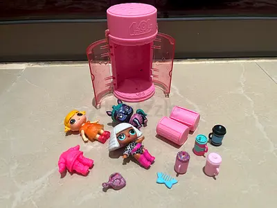 Set of LOL dolls