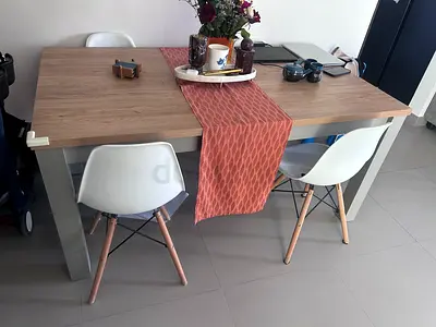 Dining table with 4 chairs.