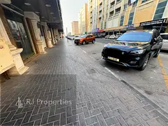 Close to park very prime lecation Business area ready to move only jest 115k