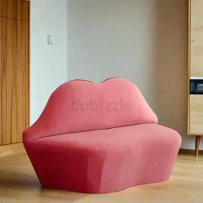 Unique Lip-Shaped Sofa for Sale