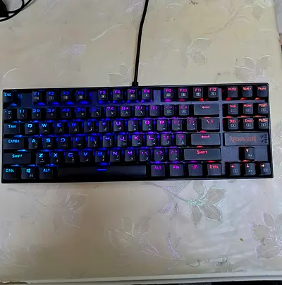 Redragon Gaming keyboard (75%), RGB light [(blue switches)]