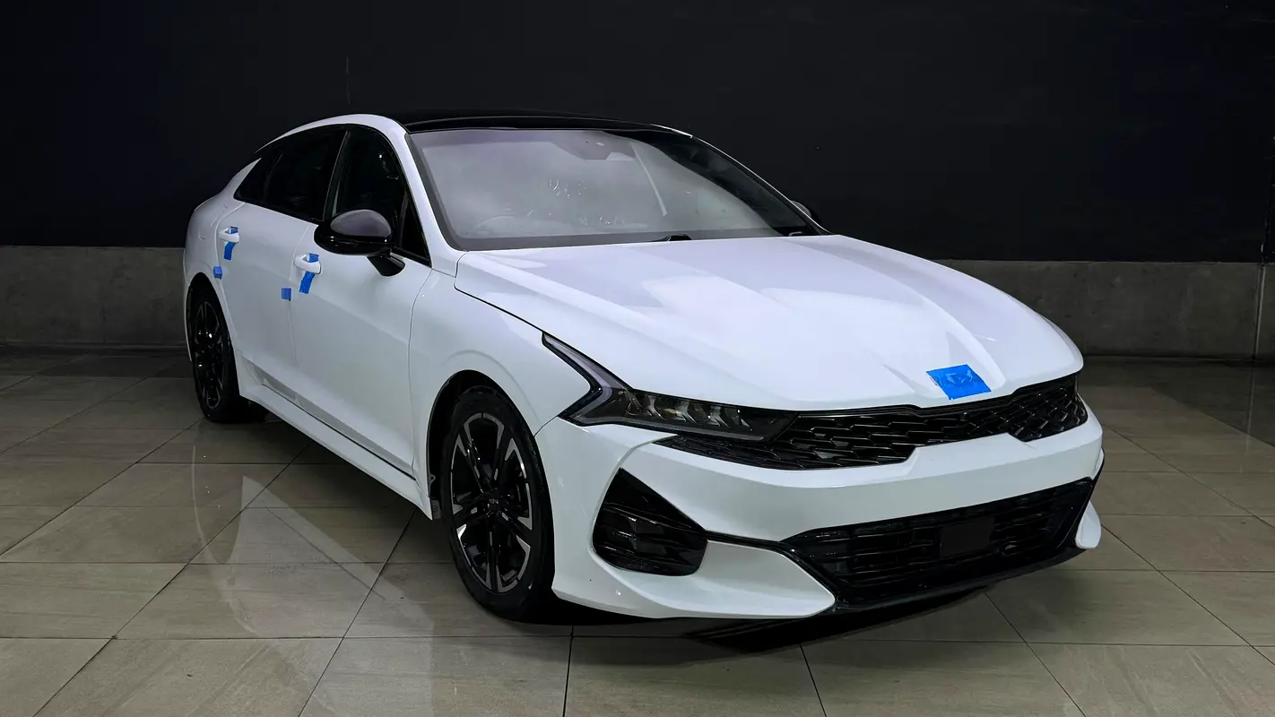 Kia K5 2022 — photo 1 of 17