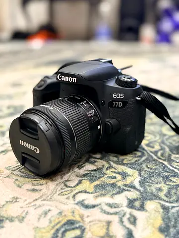 Canon EOS 77D with Long and short lens