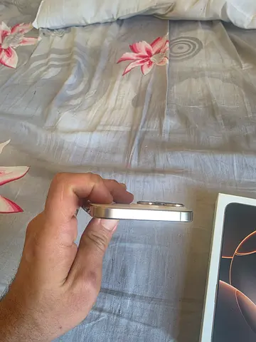 iPhone 16 Pro Max 256 - Excellent Condition battery 100%