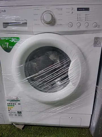LG 7kg Front Load Washing Machine - Like New!