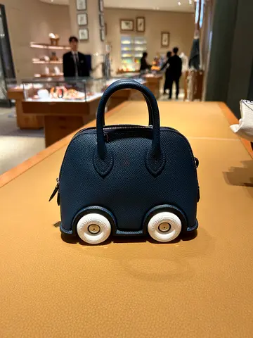 Hermes SAC Bolide on wheels limited edition