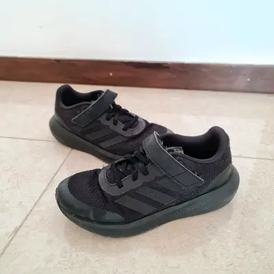 Gently Used Adidas Kids Sneakers (Size 34)