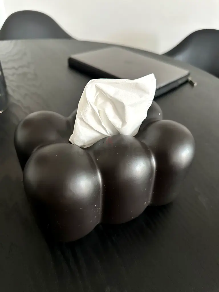 Black cloud tissue box