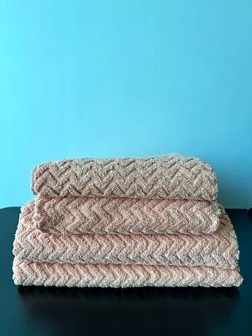 NEW Set of 4 Towels Peach (100% Cotton)