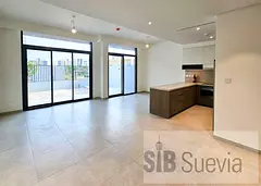 Spacious Layout | Single Row | Close to Poll &amp; Park