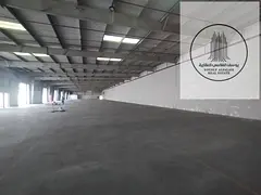 Warehouse on a main street, 45 thousand square feet, ready for immediate delivery.