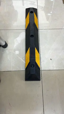 Durable Rubber Speed Bump for Traffic Control