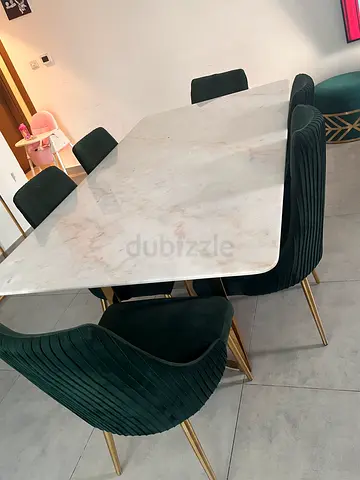 Elegant Dining Table Set