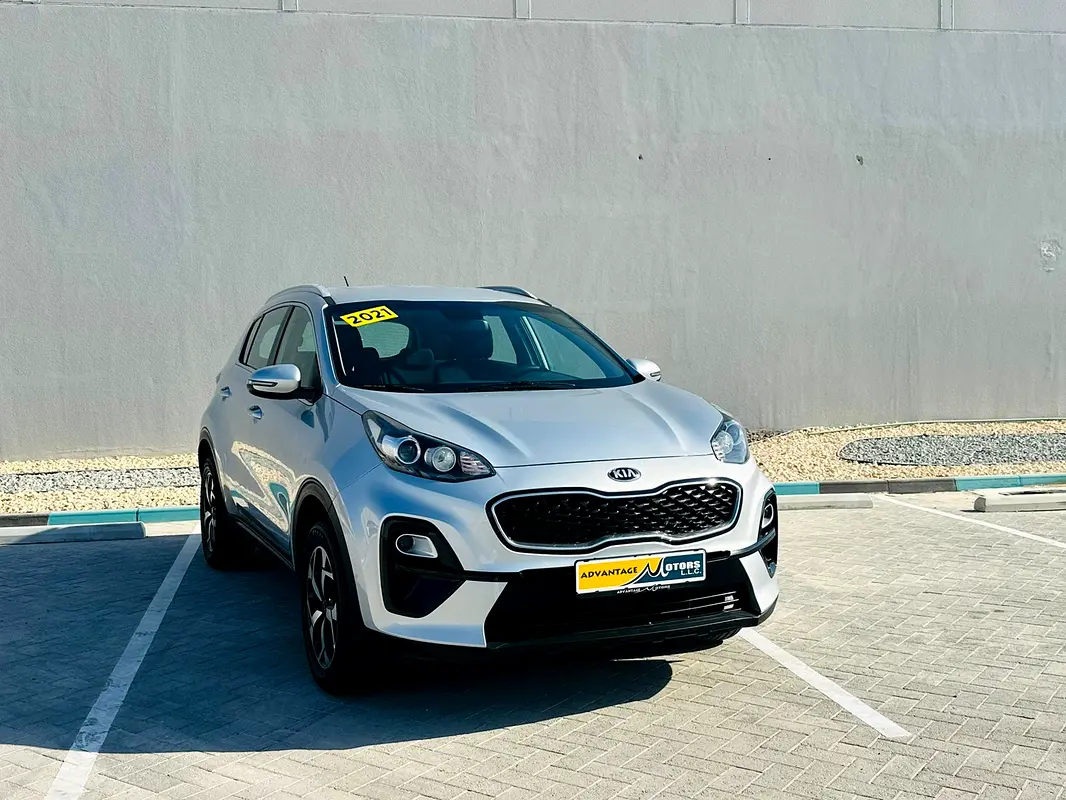 Kia Sportage 2021 — photo 1 of 12