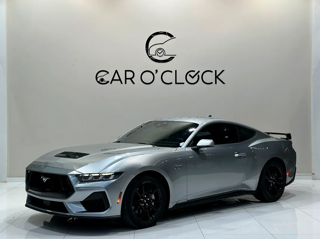 Ford Mustang 2024 — photo 1 of 15