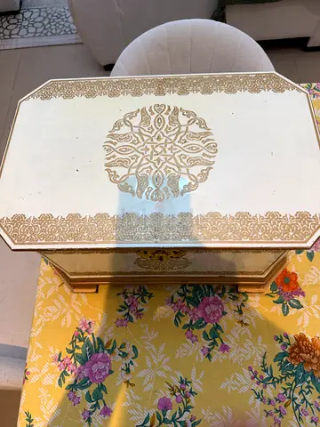 Vintage style jewelry box