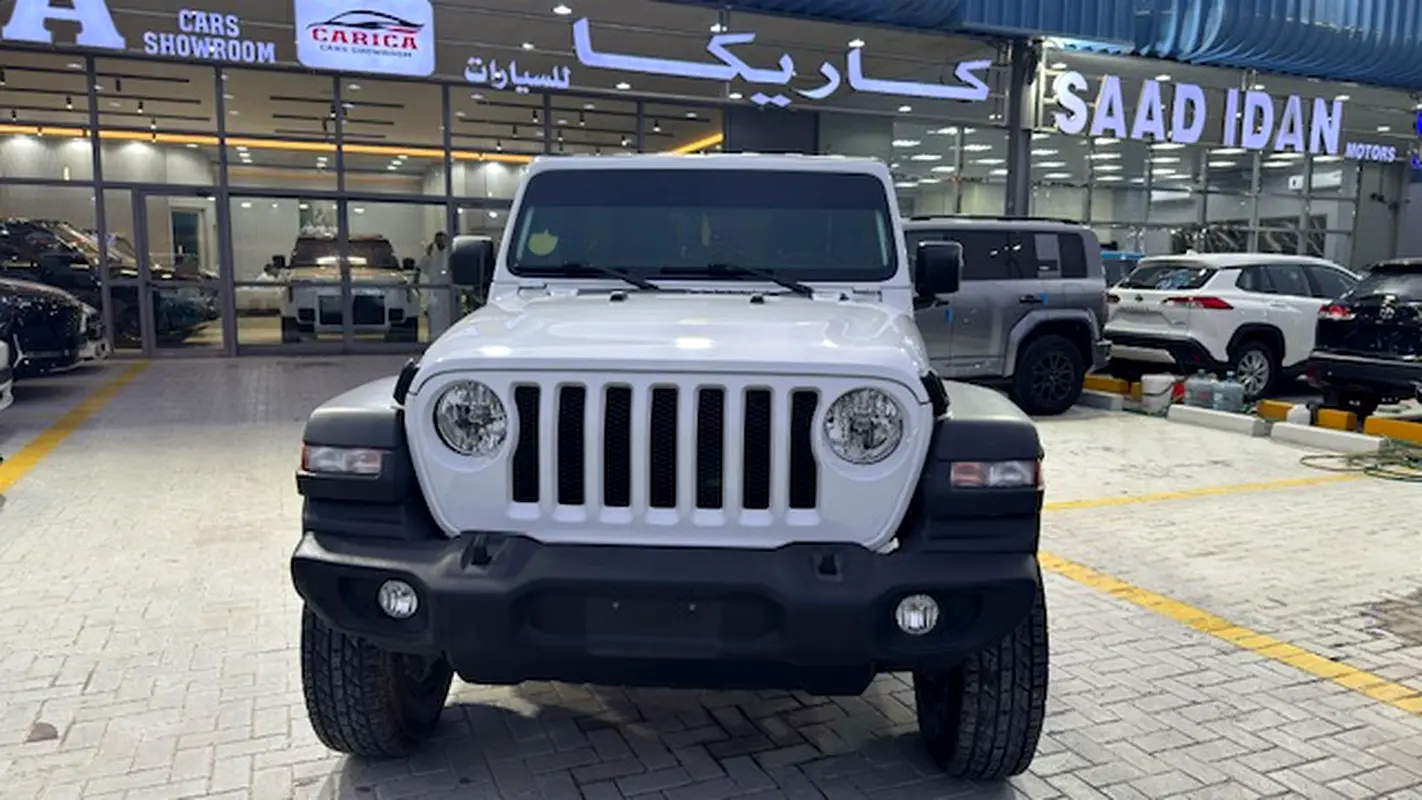 Jeep Wrangler Unlimited 2021 — photo 1 of 9