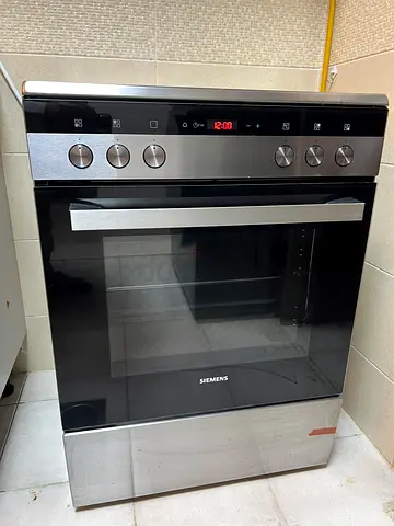 Siemens Electric 60cm Stove with oven