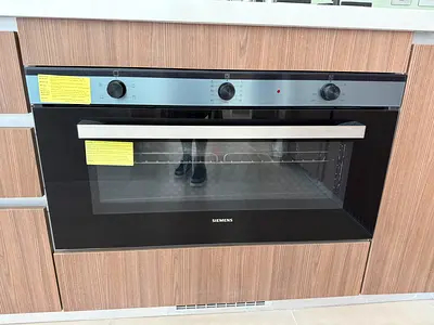 Siemens In-built oven for sale - Brand New, never used. Currently retailing at AED 6499.